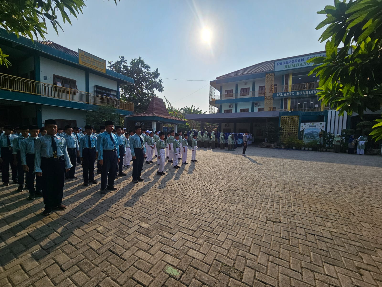 Hari Kesaktian Pancasila di MTs-MA Kyai Mudrikah: Menghidupkan Pancasila dalam Pikiran, Kata, dan Prilaku