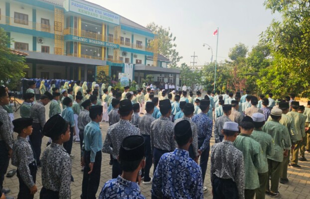 Hari Kesaktian Pancasila di MTs-MA Kyai Mudrikah Dikemas Edukatif