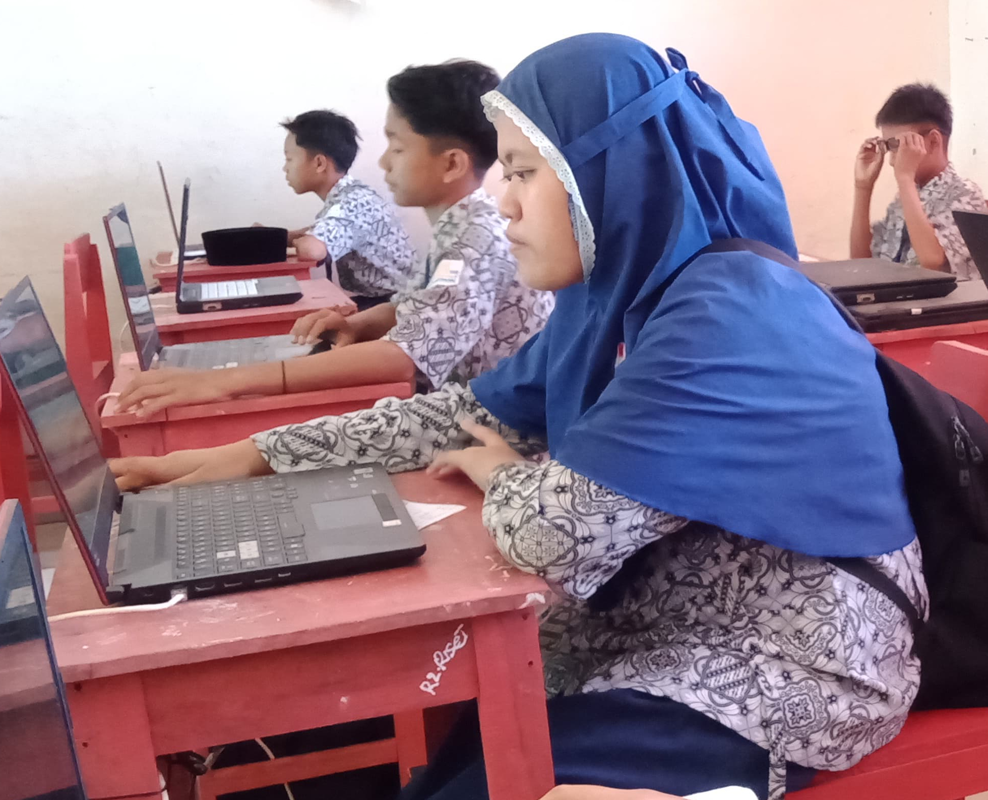 Santri IBS PKMKK Sukses Mengikuti ANBK