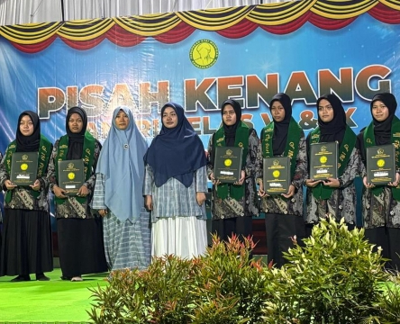 Sembilan Santri Lulusan IBS PKMKK Pamekasan yang Membanggakan