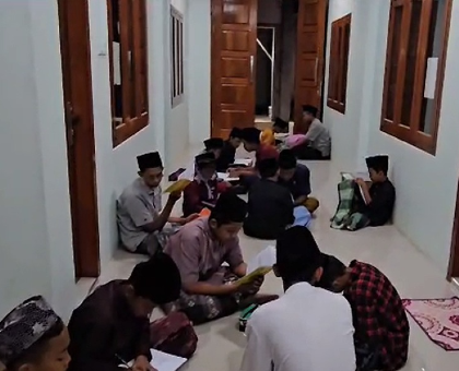 Kegiatan Ngaji Pagi: Belajar Cepat Membaca Kitab Kuning Metode Kitab Al-Fatih