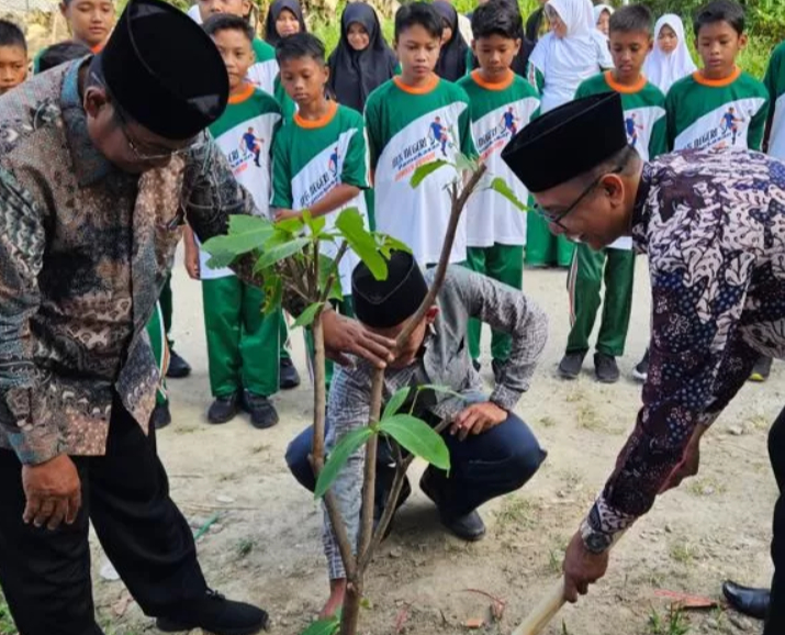 Ajak Siswa Berpikir Terbuka dan Peduli Lingkungan