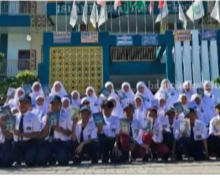 IBS Padepokan Kyai Mudrikah Luncurkan 9 Buku Karya Siswa
