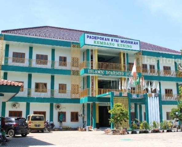 Mengulik Kreativitas Santri dan Budaya Literasi di Padepokan Kiai Mudrikah Pamekasan