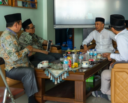 Pejabat Kemenag RI Kunjungi IBS PKMKK Ajak Santri Manfaatkan Teknologi untuk Kepentingan Agama